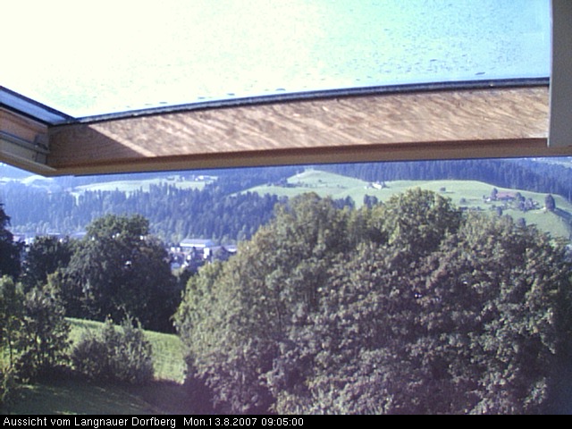 Webcam-Bild: Aussicht vom Dorfberg in Langnau 20070813-090500