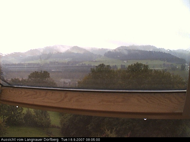 Webcam-Bild: Aussicht vom Dorfberg in Langnau 20070918-080500