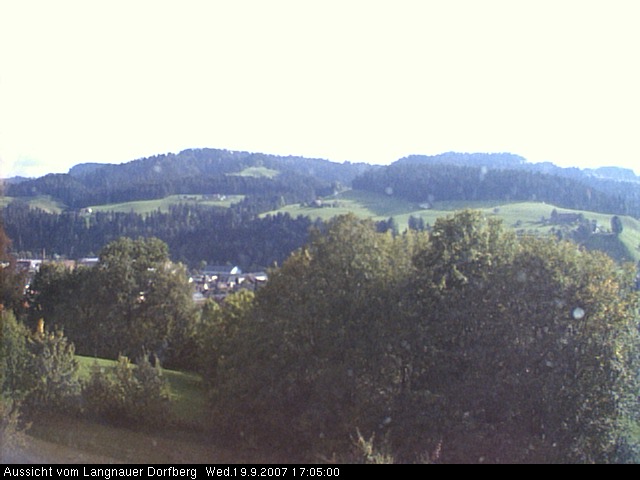 Webcam-Bild: Aussicht vom Dorfberg in Langnau 20070919-170500