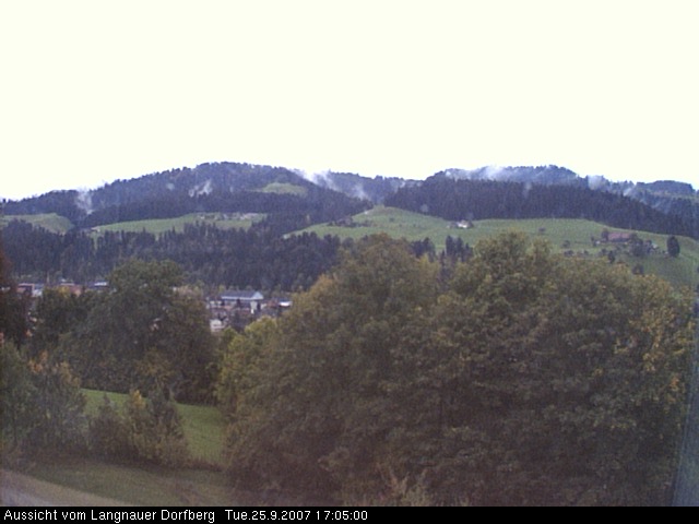 Webcam-Bild: Aussicht vom Dorfberg in Langnau 20070925-170500