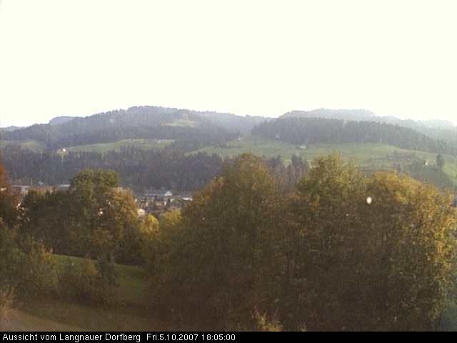 Webcam-Bild: Aussicht vom Dorfberg in Langnau 20071005-180500