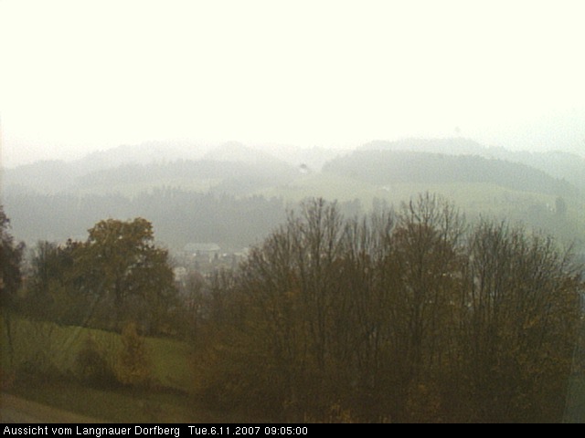 Webcam-Bild: Aussicht vom Dorfberg in Langnau 20071106-090500