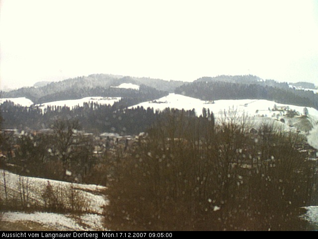 Webcam-Bild: Aussicht vom Dorfberg in Langnau 20071217-090500