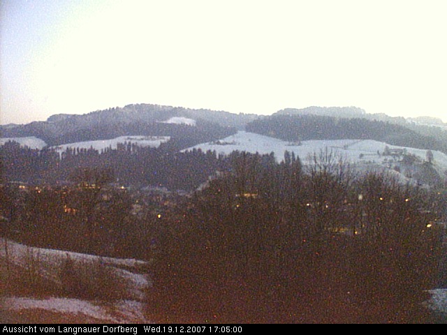 Webcam-Bild: Aussicht vom Dorfberg in Langnau 20071219-170500