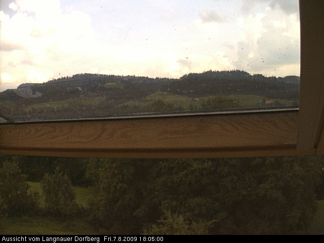 Webcam-Bild: Aussicht vom Dorfberg in Langnau 20090807-180500