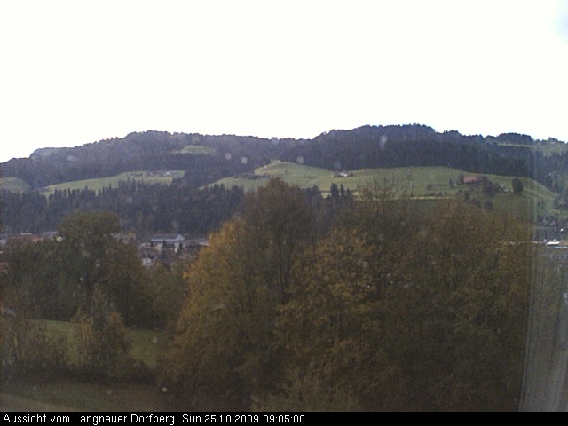 Webcam-Bild: Aussicht vom Dorfberg in Langnau 20091025-090500
