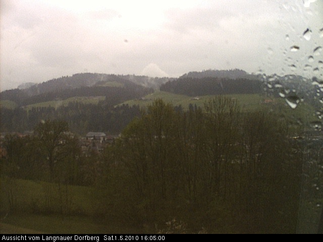 Webcam-Bild: Aussicht vom Dorfberg in Langnau 20100501-160500