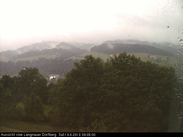 Webcam-Bild: Aussicht vom Dorfberg in Langnau 20100619-090500