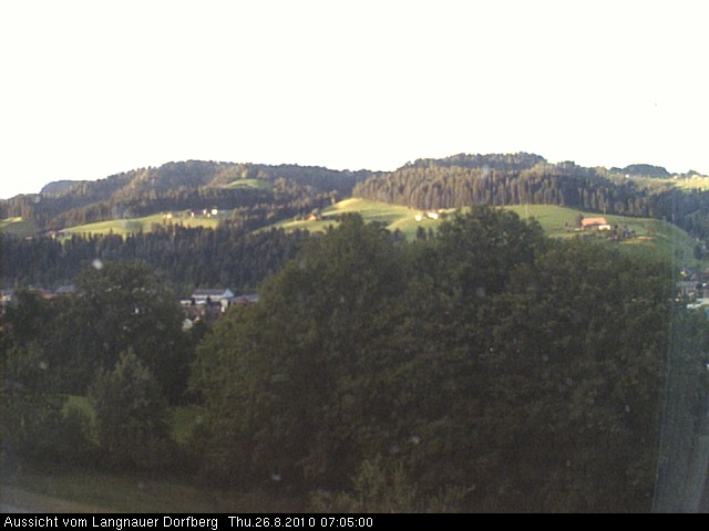 Webcam-Bild: Aussicht vom Dorfberg in Langnau 20100826-070500