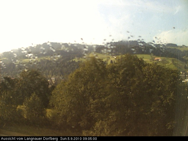 Webcam-Bild: Aussicht vom Dorfberg in Langnau 20100905-090500