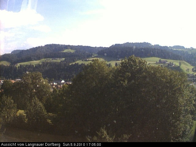 Webcam-Bild: Aussicht vom Dorfberg in Langnau 20100905-170500