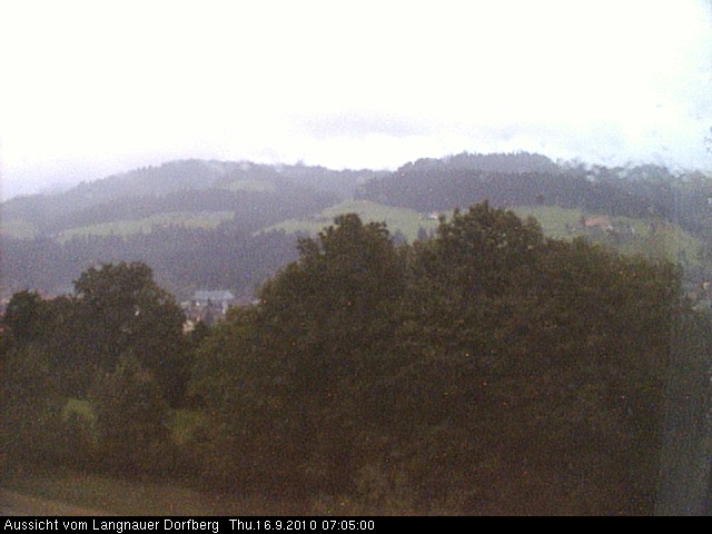 Webcam-Bild: Aussicht vom Dorfberg in Langnau 20100916-070500