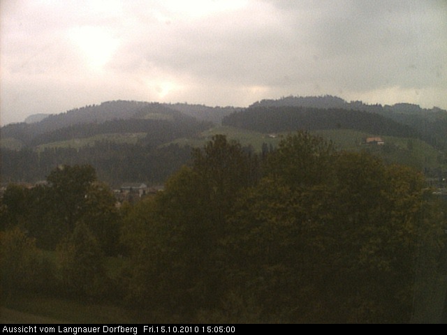 Webcam-Bild: Aussicht vom Dorfberg in Langnau 20101015-150500
