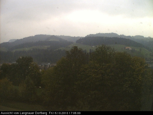 Webcam-Bild: Aussicht vom Dorfberg in Langnau 20101015-170500