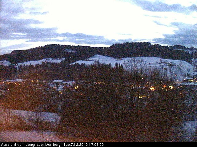 Webcam-Bild: Aussicht vom Dorfberg in Langnau 20101207-170500