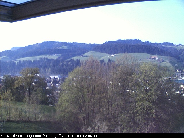 Webcam-Bild: Aussicht vom Dorfberg in Langnau 20110419-080500