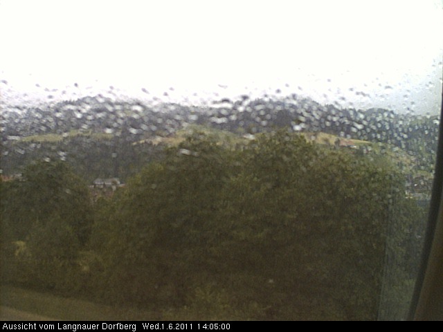 Webcam-Bild: Aussicht vom Dorfberg in Langnau 20110601-140500