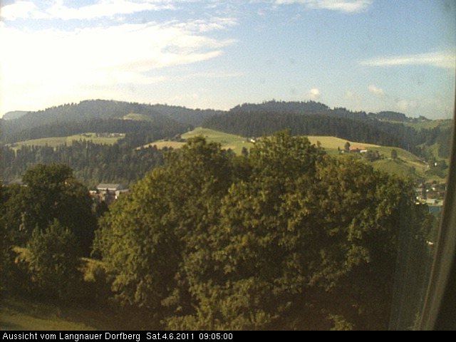 Webcam-Bild: Aussicht vom Dorfberg in Langnau 20110604-090500
