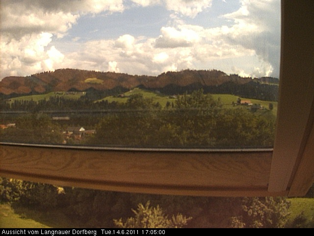 Webcam-Bild: Aussicht vom Dorfberg in Langnau 20110614-170500