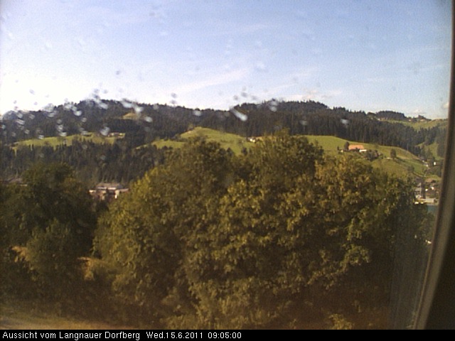 Webcam-Bild: Aussicht vom Dorfberg in Langnau 20110615-090500