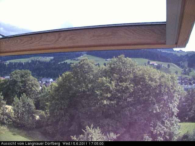 Webcam-Bild: Aussicht vom Dorfberg in Langnau 20110615-170500