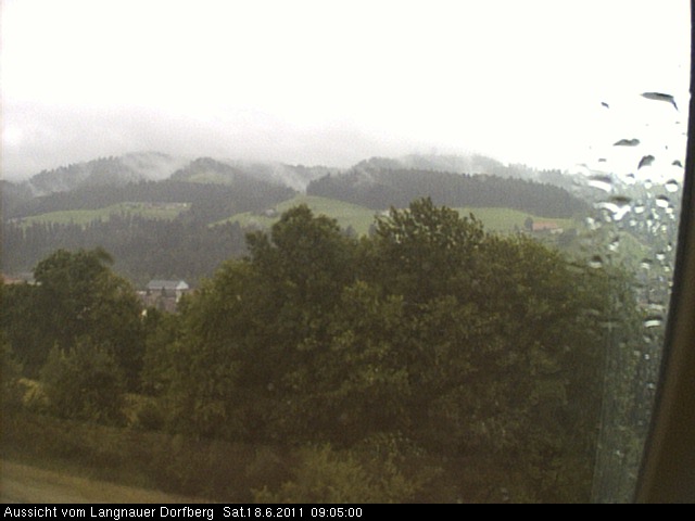 Webcam-Bild: Aussicht vom Dorfberg in Langnau 20110618-090500