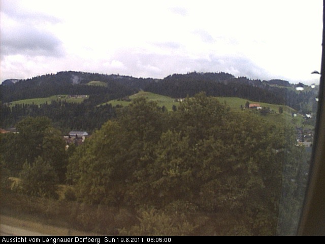 Webcam-Bild: Aussicht vom Dorfberg in Langnau 20110619-080500