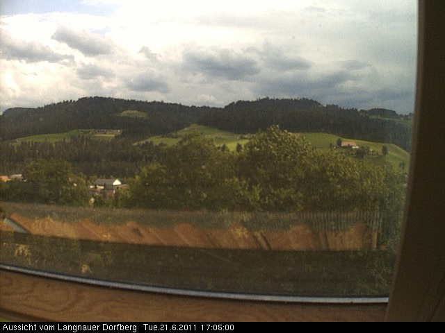 Webcam-Bild: Aussicht vom Dorfberg in Langnau 20110621-170500