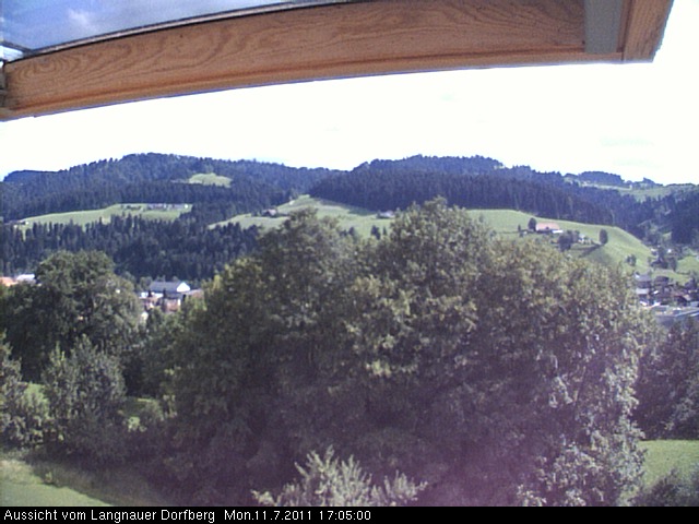 Webcam-Bild: Aussicht vom Dorfberg in Langnau 20110711-170500
