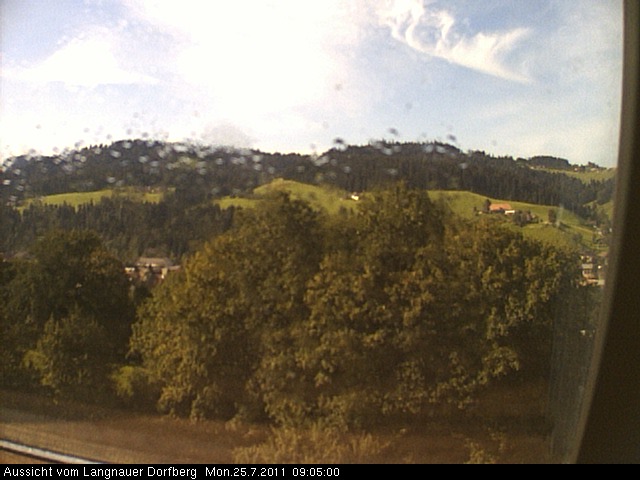 Webcam-Bild: Aussicht vom Dorfberg in Langnau 20110725-090500