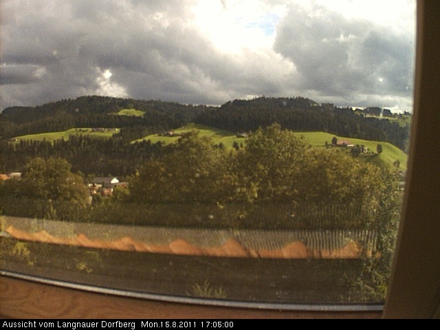Webcam-Bild: Aussicht vom Dorfberg in Langnau 20110815-170500