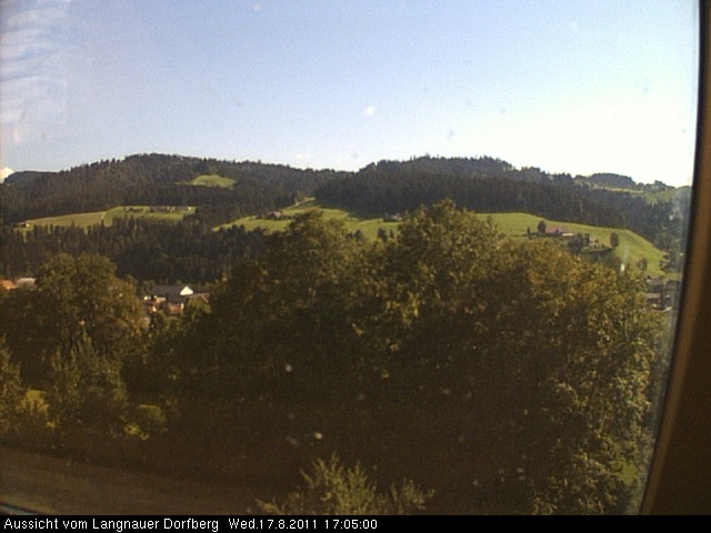 Webcam-Bild: Aussicht vom Dorfberg in Langnau 20110817-170500
