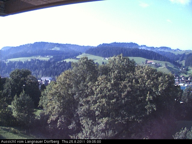 Webcam-Bild: Aussicht vom Dorfberg in Langnau 20110825-090500