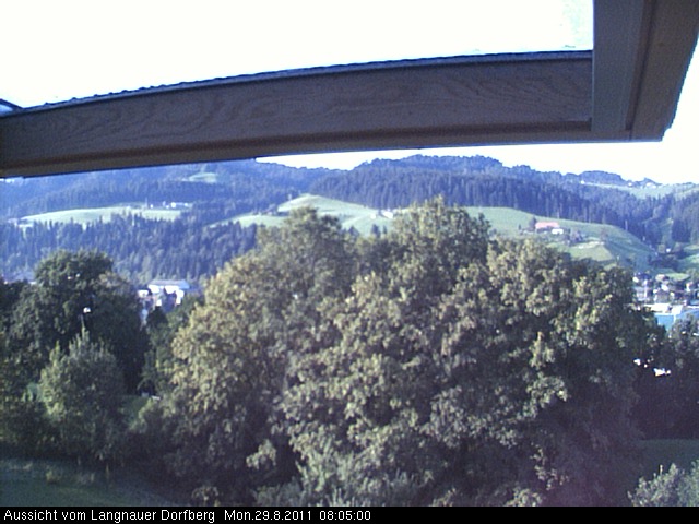 Webcam-Bild: Aussicht vom Dorfberg in Langnau 20110829-080500