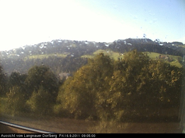 Webcam-Bild: Aussicht vom Dorfberg in Langnau 20110916-090500