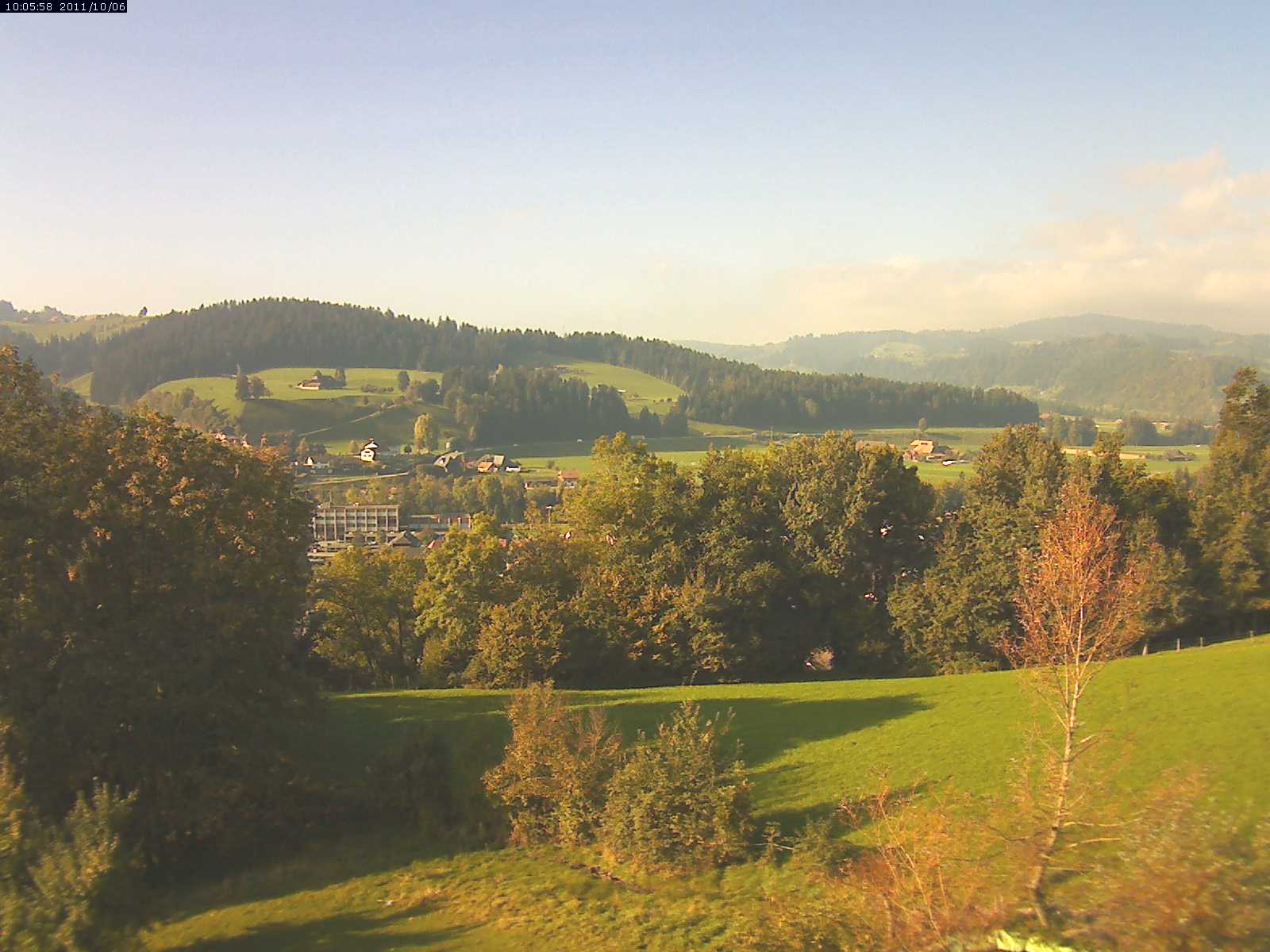 Webcam-Bild: Aussicht vom Dorfberg in Langnau 20111006-100600
