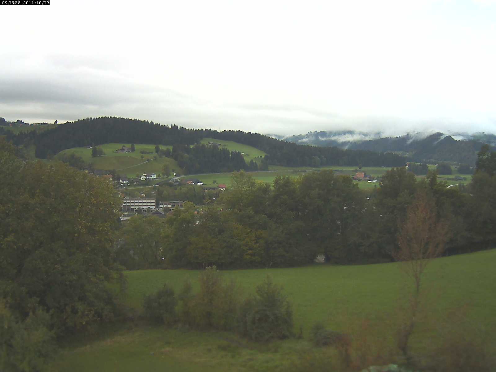 Webcam-Bild: Aussicht vom Dorfberg in Langnau 20111009-100600