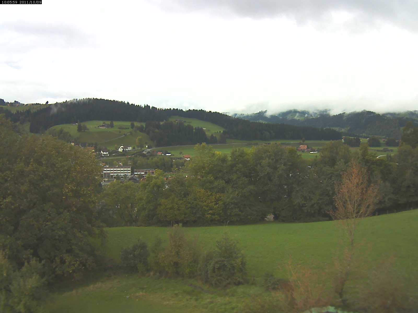 Webcam-Bild: Aussicht vom Dorfberg in Langnau 20111009-110600
