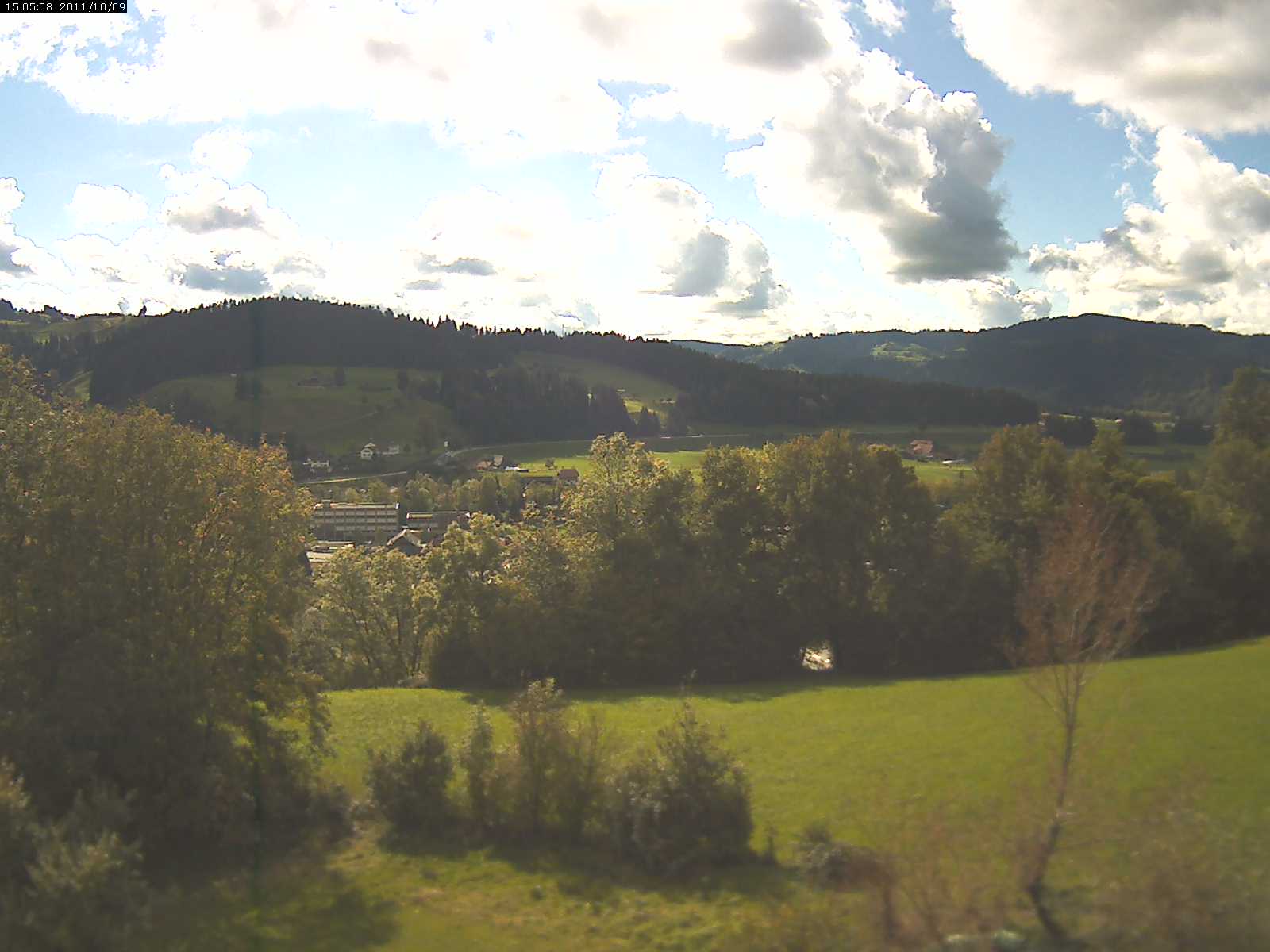Webcam-Bild: Aussicht vom Dorfberg in Langnau 20111009-160600