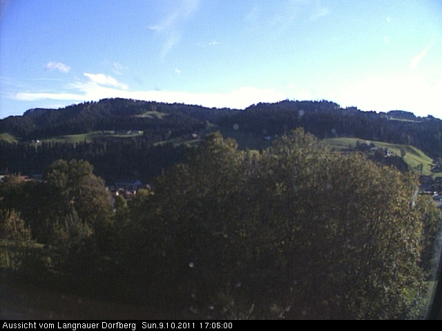 Webcam-Bild: Aussicht vom Dorfberg in Langnau 20111009-170500
