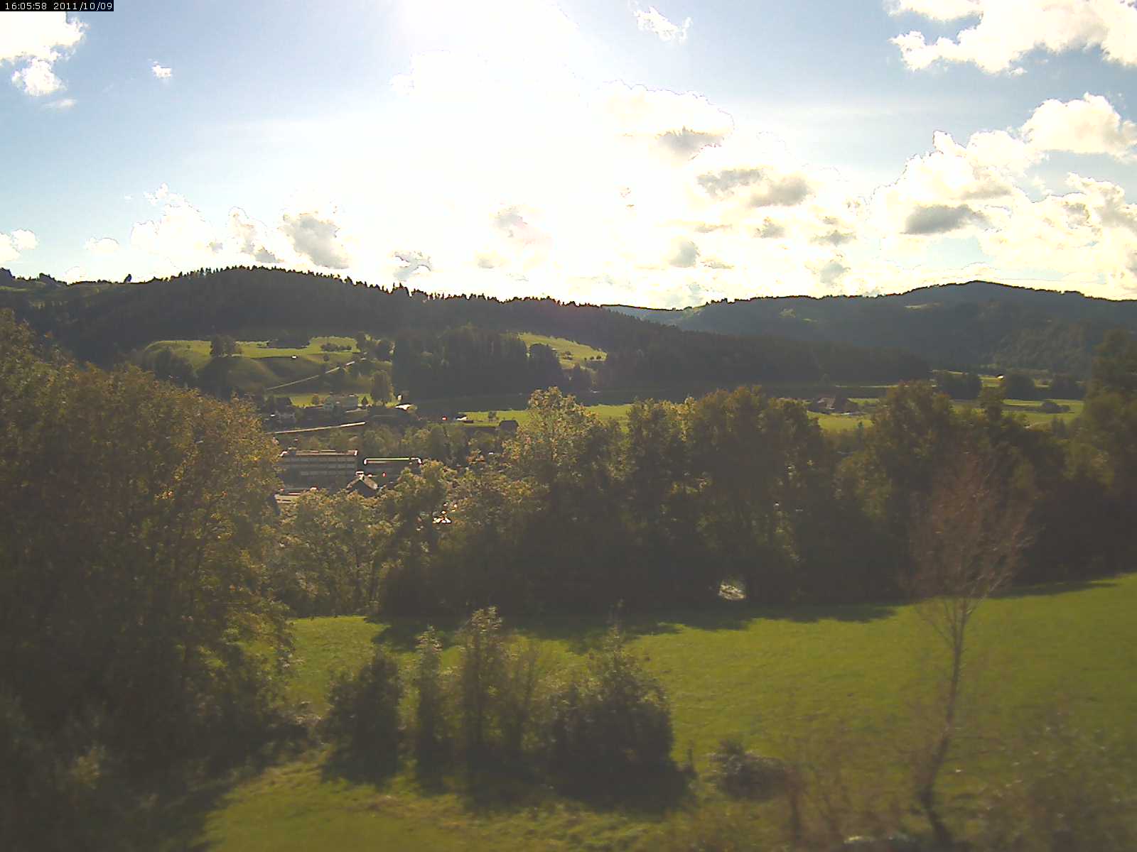Webcam-Bild: Aussicht vom Dorfberg in Langnau 20111009-170600
