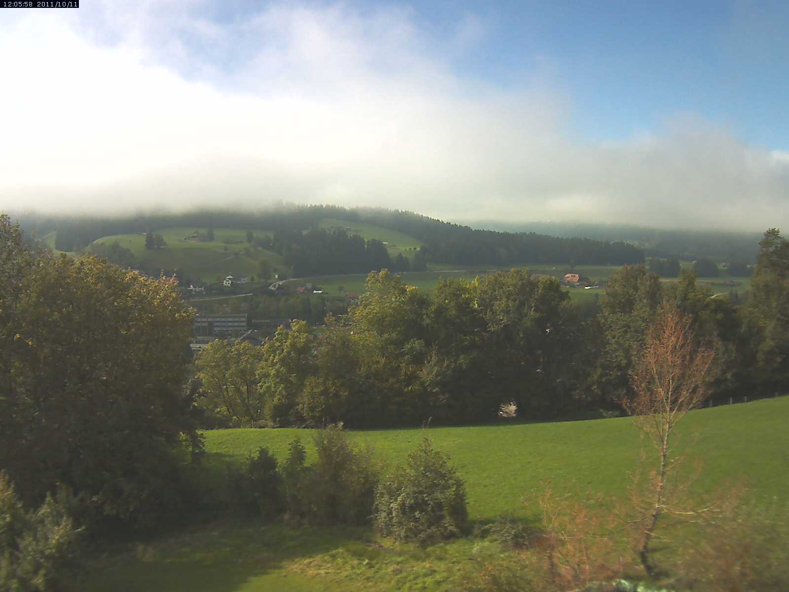 Webcam-Bild: Aussicht vom Dorfberg in Langnau 20111011-140600