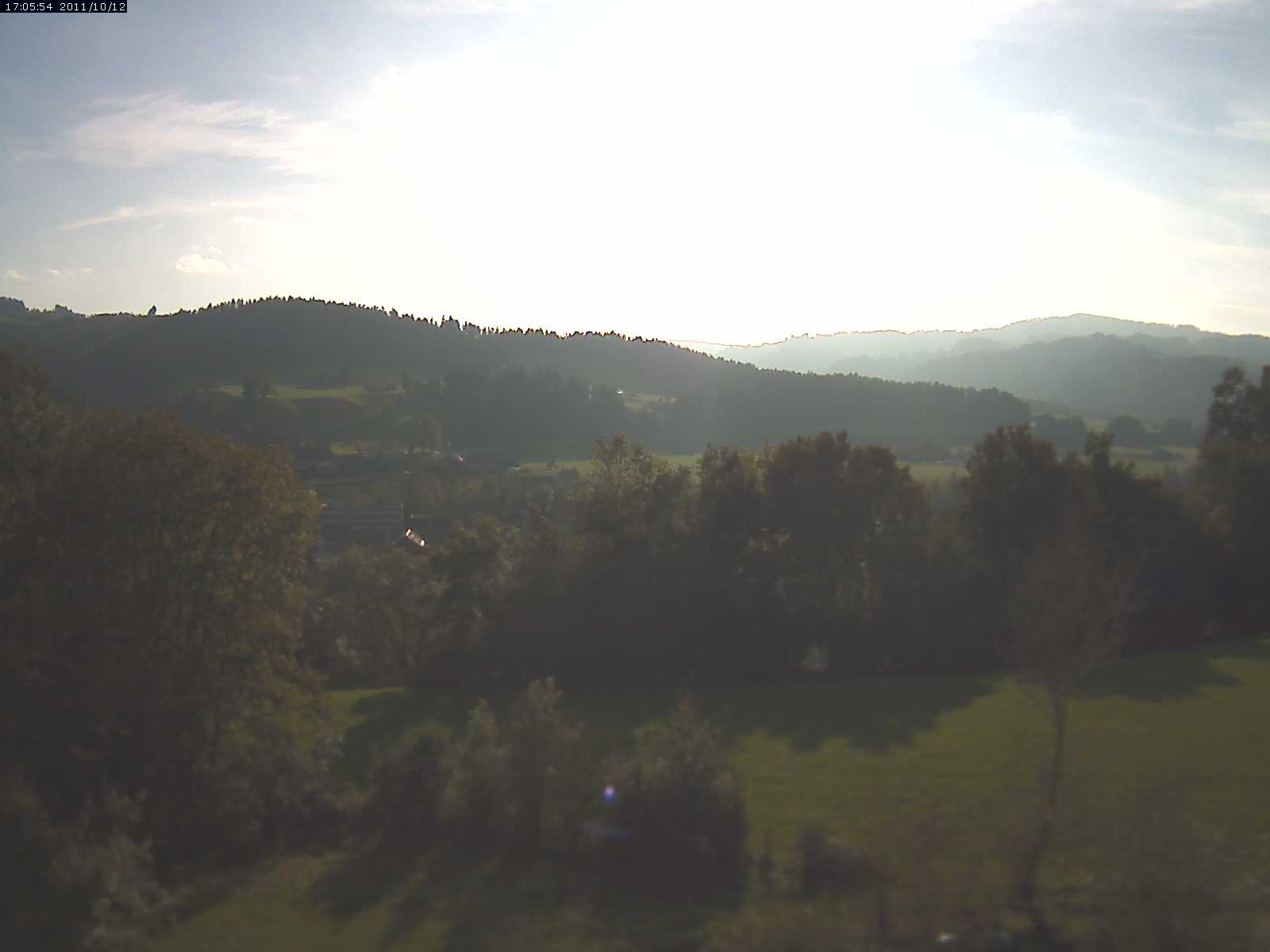 Webcam-Bild: Aussicht vom Dorfberg in Langnau 20111012-170600
