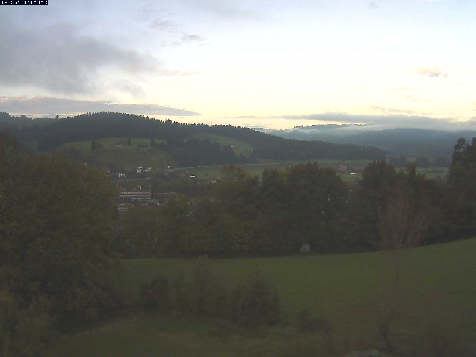 Webcam-Bild: Aussicht vom Dorfberg in Langnau 20111013-080600