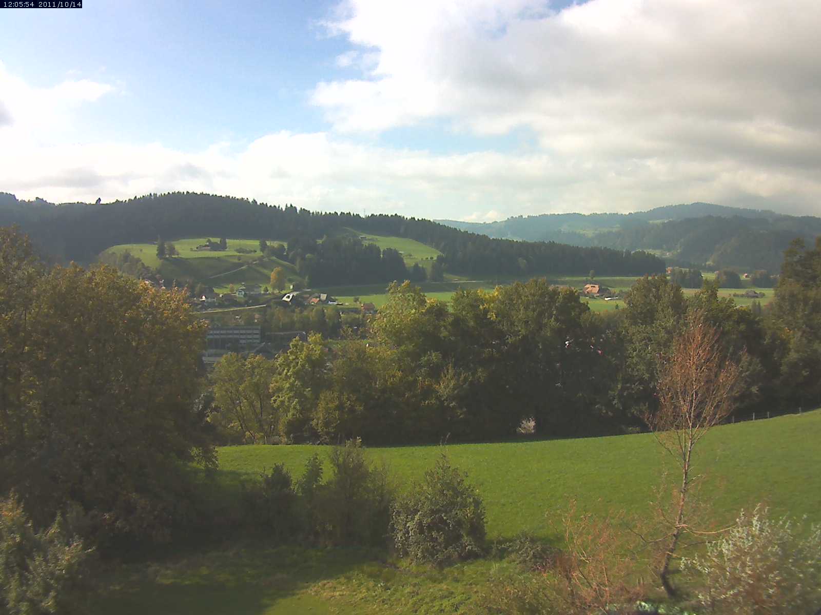 Webcam-Bild: Aussicht vom Dorfberg in Langnau 20111014-120600