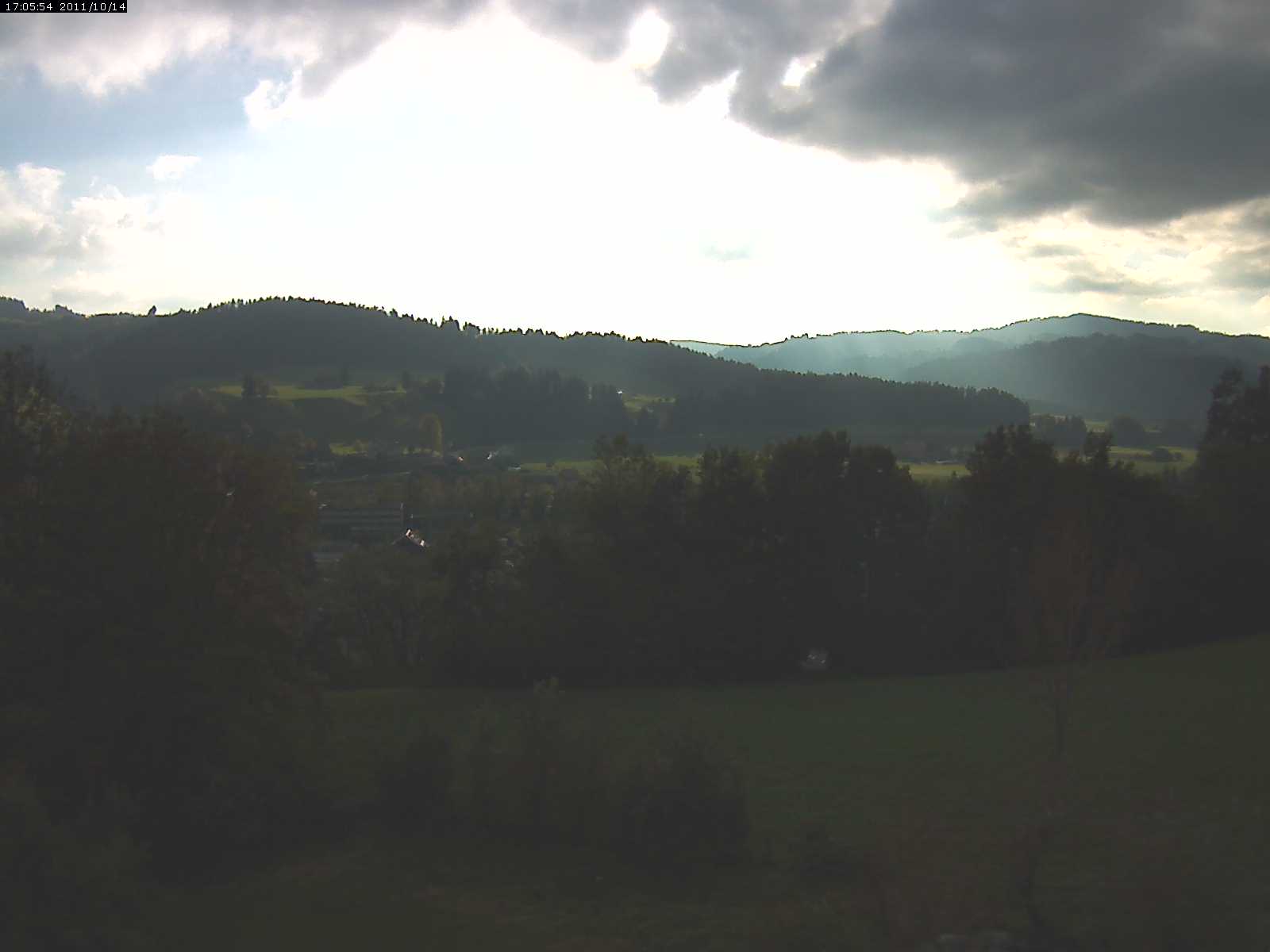 Webcam-Bild: Aussicht vom Dorfberg in Langnau 20111014-170600