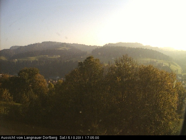 Webcam-Bild: Aussicht vom Dorfberg in Langnau 20111015-170500