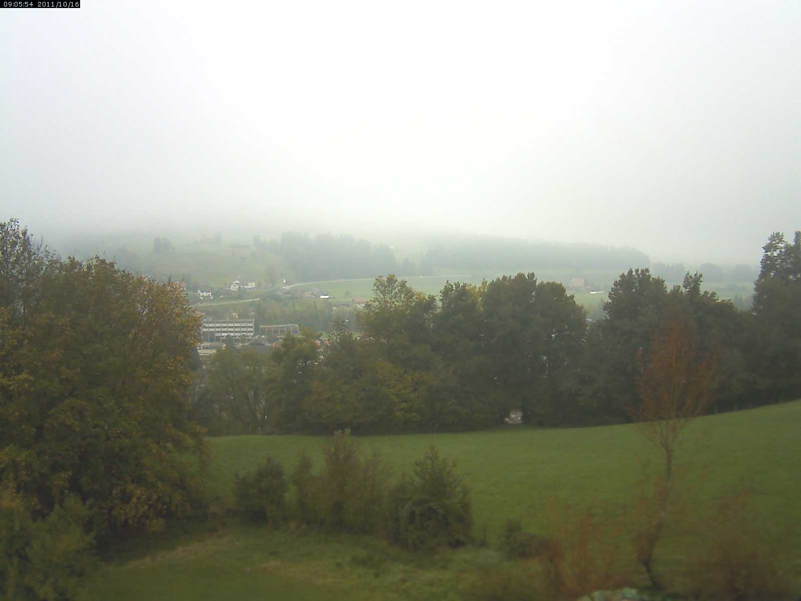 Webcam-Bild: Aussicht vom Dorfberg in Langnau 20111016-090600