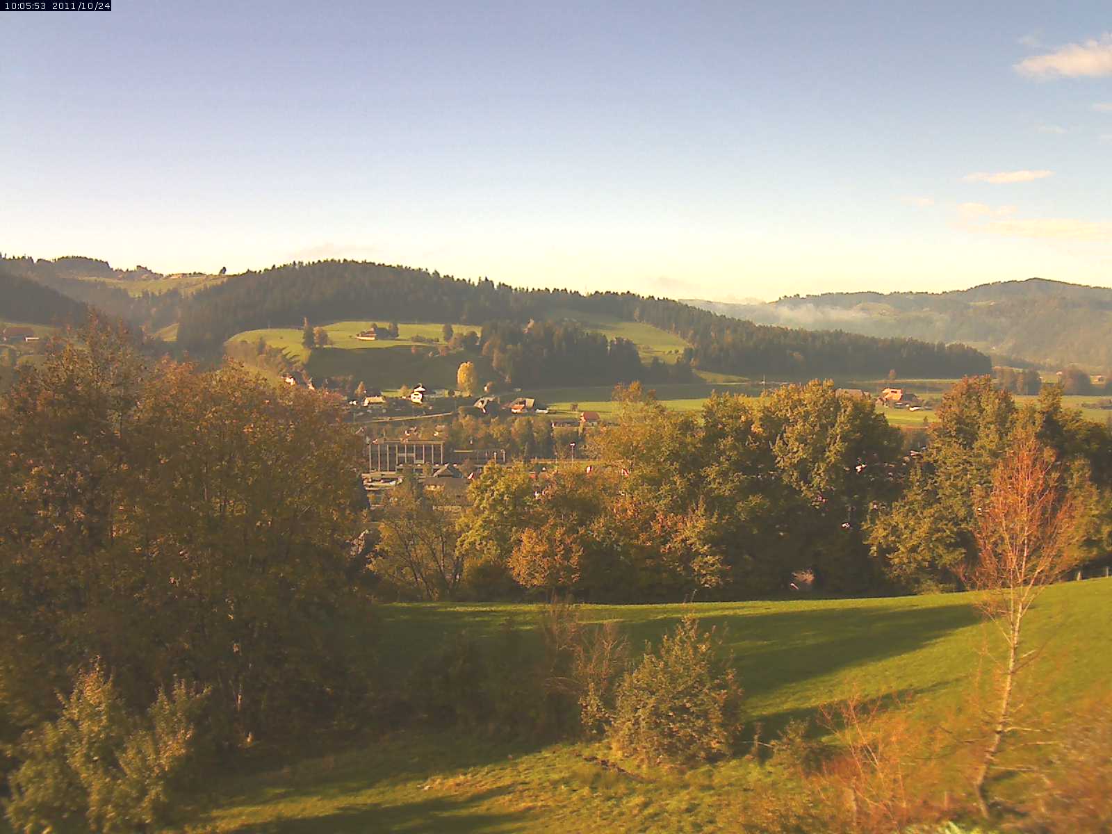 Webcam-Bild: Aussicht vom Dorfberg in Langnau 20111024-100600