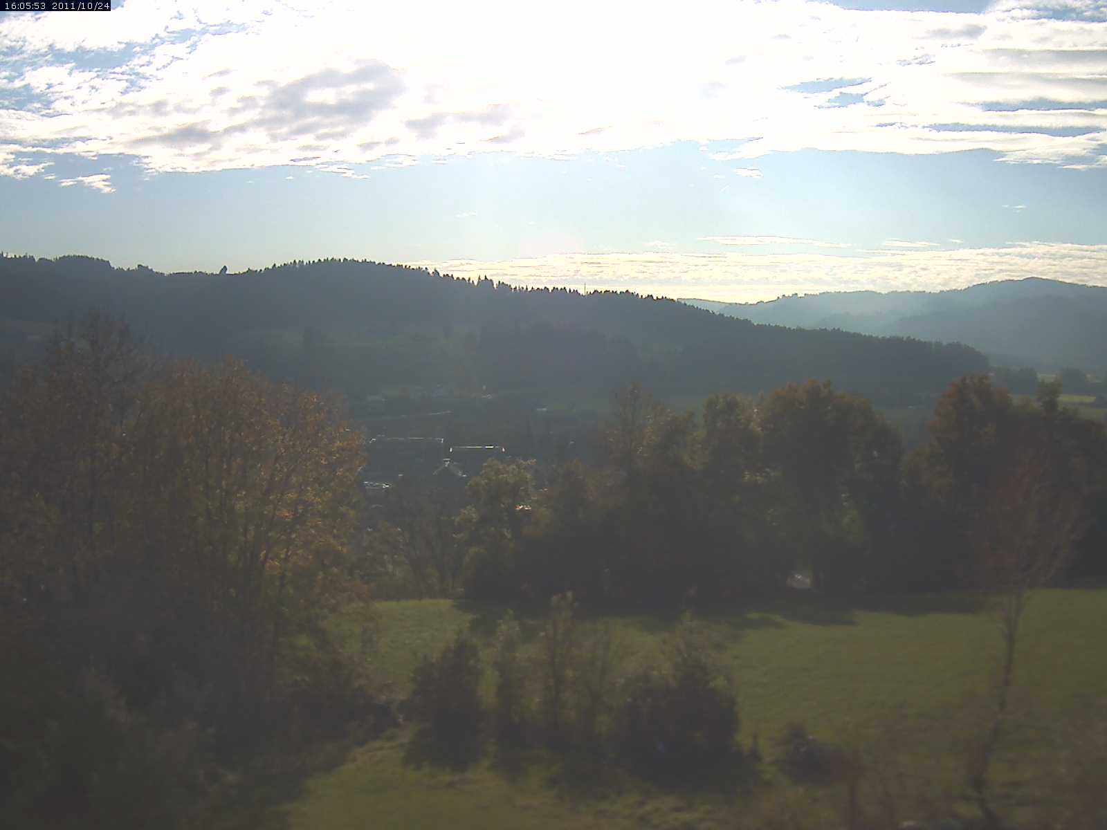 Webcam-Bild: Aussicht vom Dorfberg in Langnau 20111024-160600